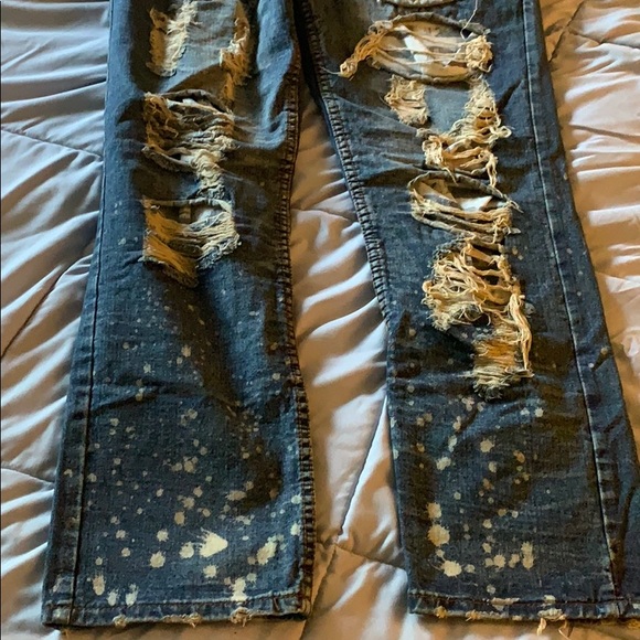 Distressed paint splattered jeans - Picture 2 of 8